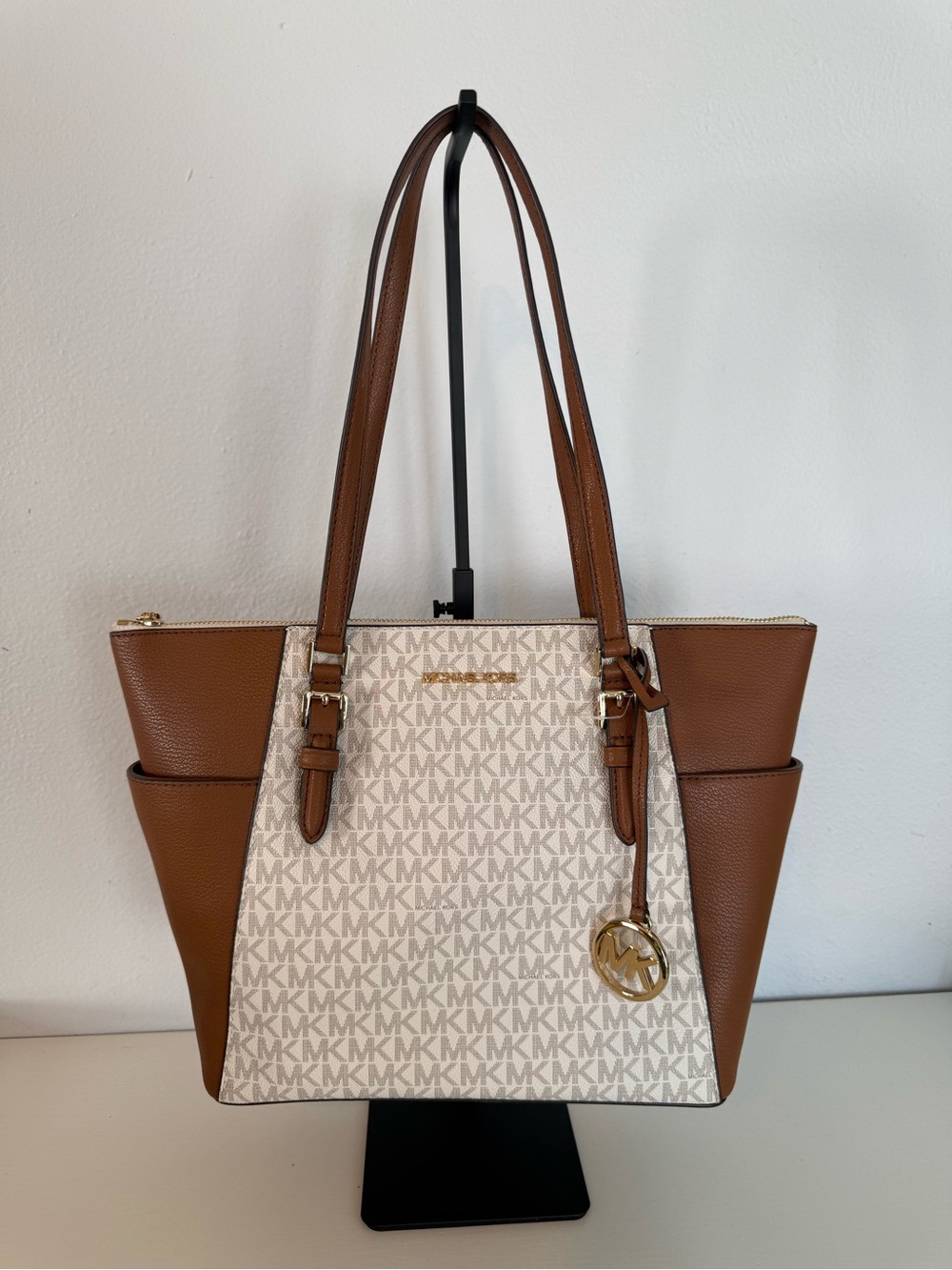 NWT Michael Kors Charlotte Large Tote Vanilla
